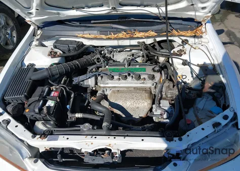 2000 Honda Accord 2.3 Lx from USA, damaged, VIN 1HGCG6653YA081002